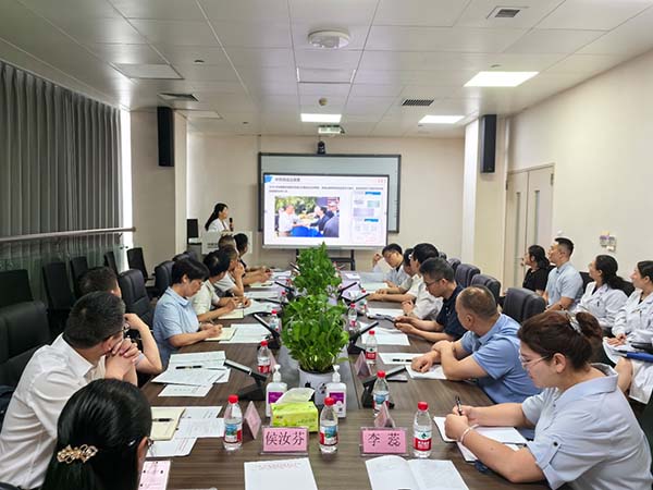 曲靖市人民政府副市长王远一行来院参观座谈
